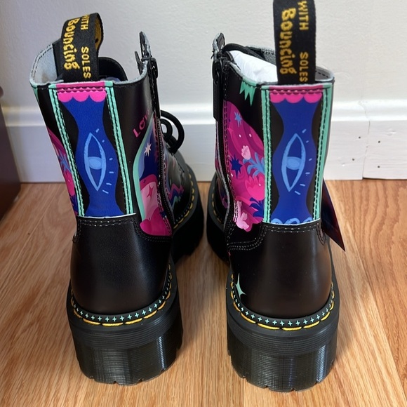 New! Dr Martens unisex Jadon boots Love is wise pride platforms. W-7, M-6. - Picture 4 of 11